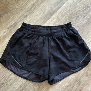 Lululemon Hotty Hot 4 inch shorts
